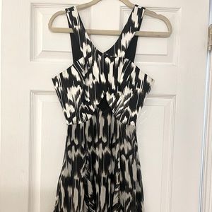 Trina Turk Key Hole Black and White Short dress Size 4